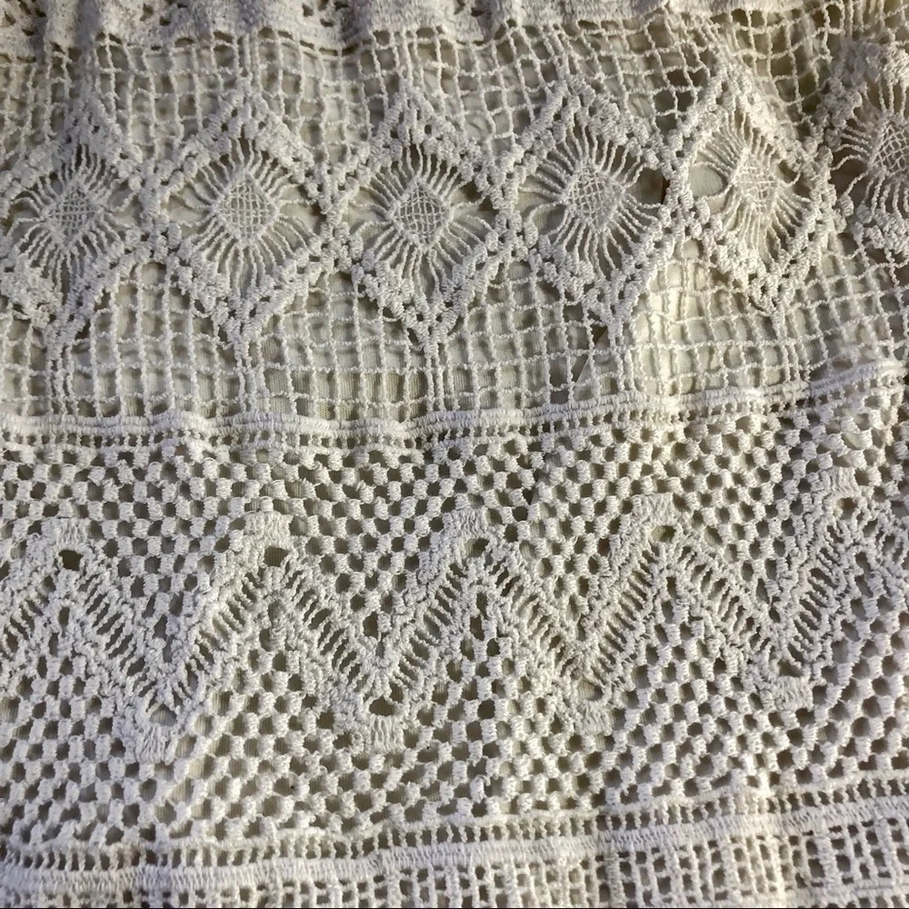 American Eagle Outfitters crochet lace mini skirt elastic waist exposed zipper 4